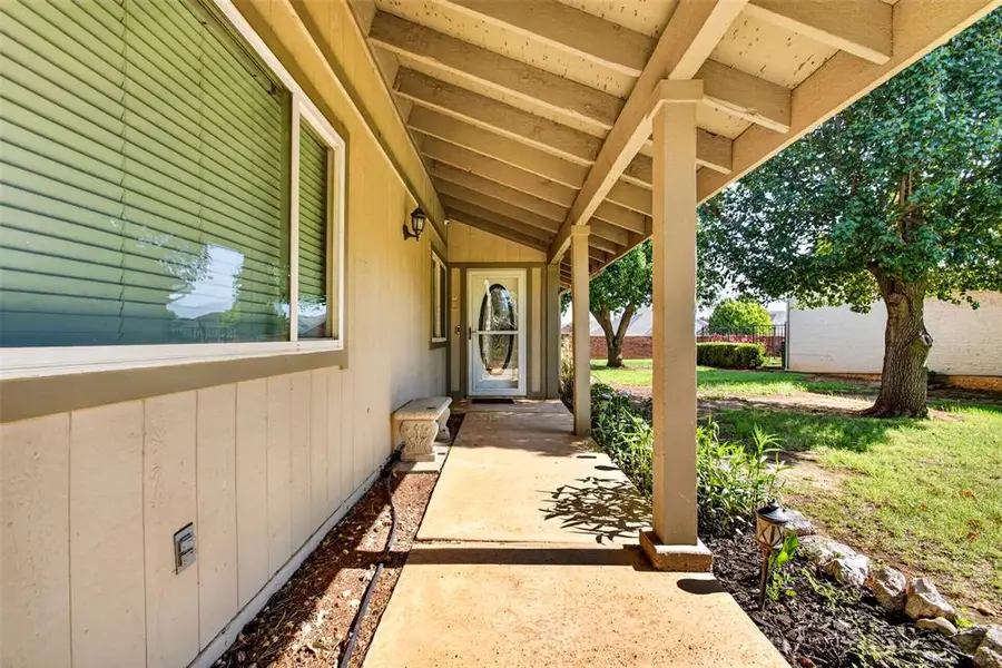 5808 Hefner Village Court, Oklahoma City, OK 73162 - #3