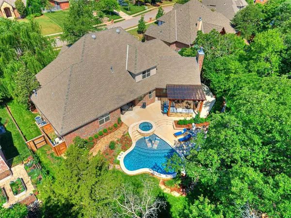 3720 Creek Bend Road, Edmond, OK 73003