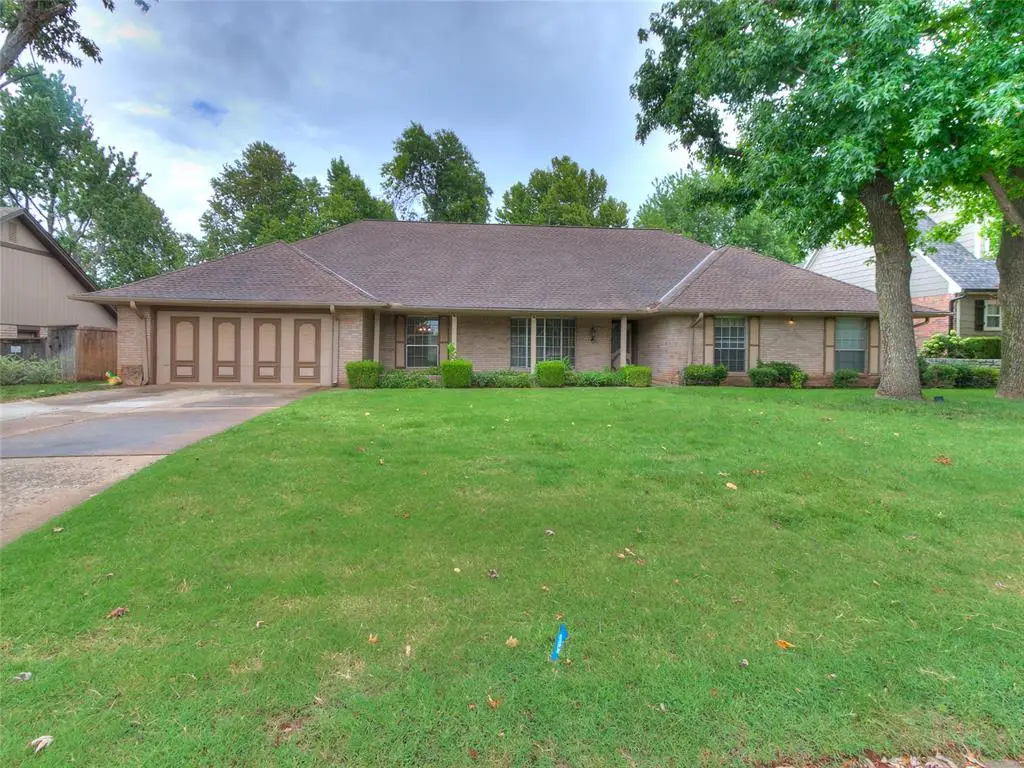 106 N Trail Ridge Road, Edmond, OK 73012 - #1