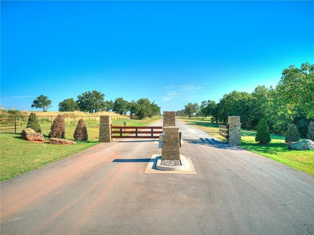 13745 Rockys Way, Arcadia, OK 73007 - #1