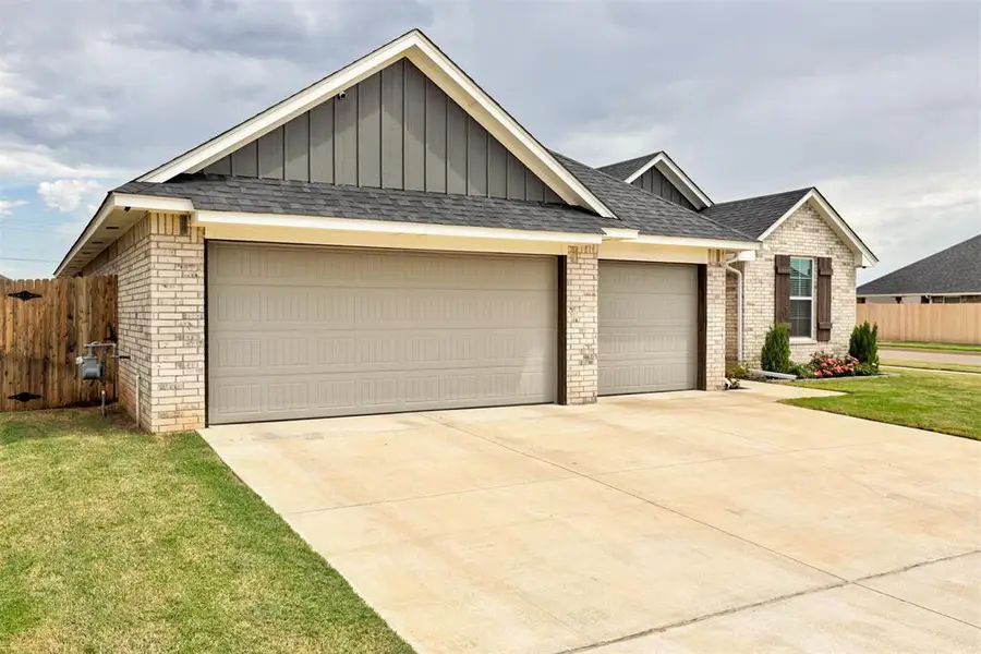 7316 Elaine Street, Yukon, OK 73099 - #2