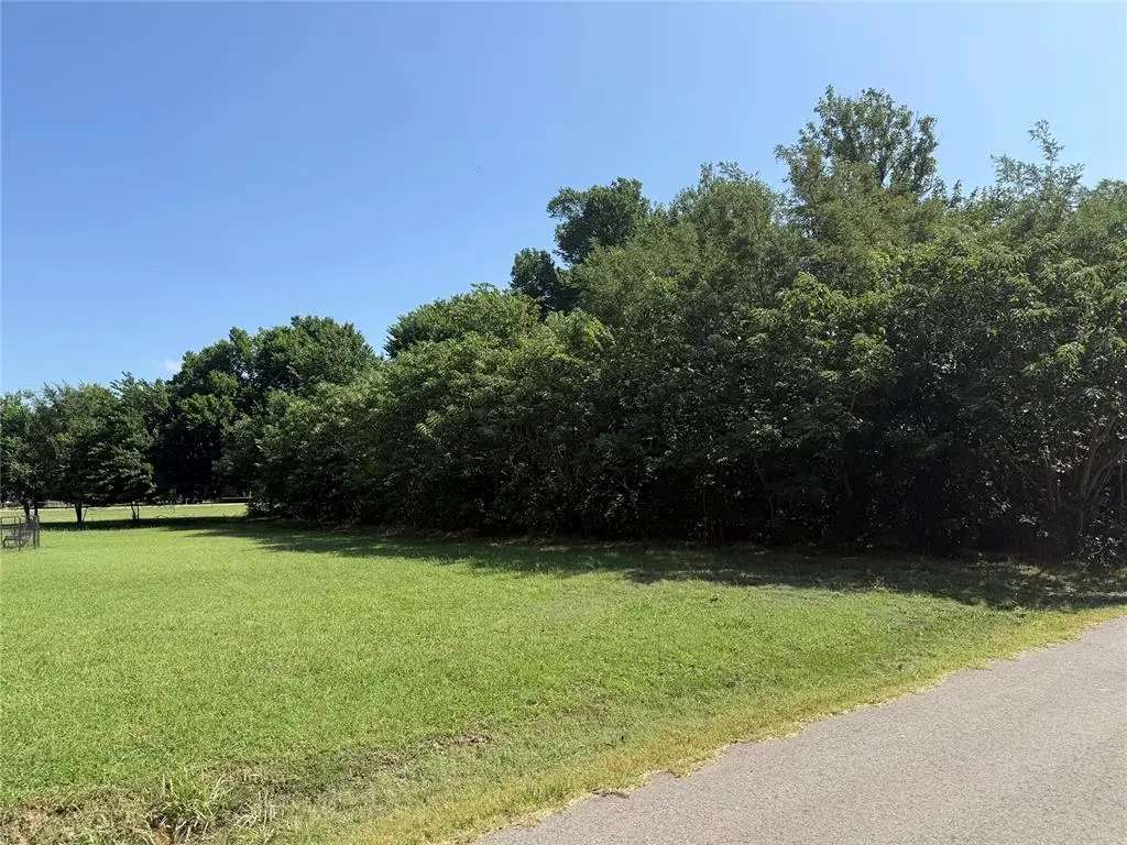 W Washington Street, Crescent, OK 73028 - #1