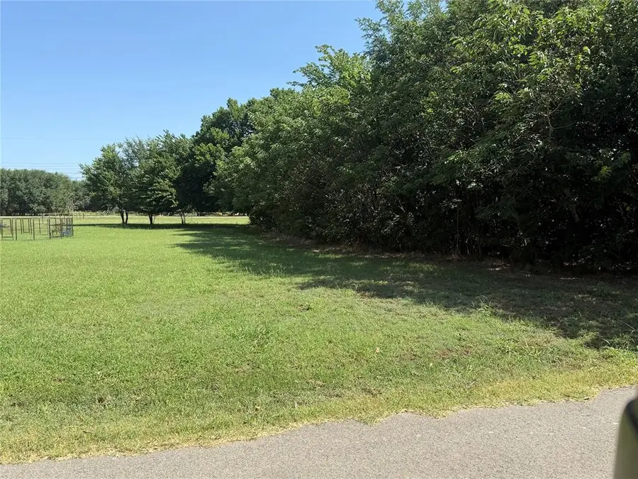 W Washington Street, Crescent, OK 73028 - #2