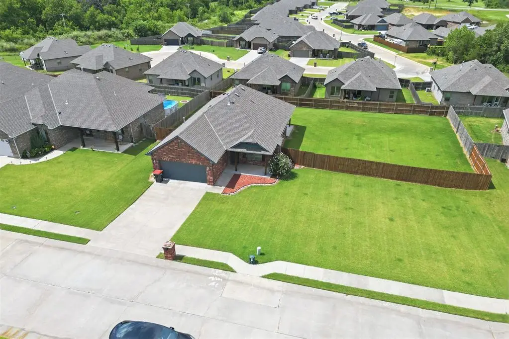 20559 Creekside Drive, Harrah, OK 73045 - #1
