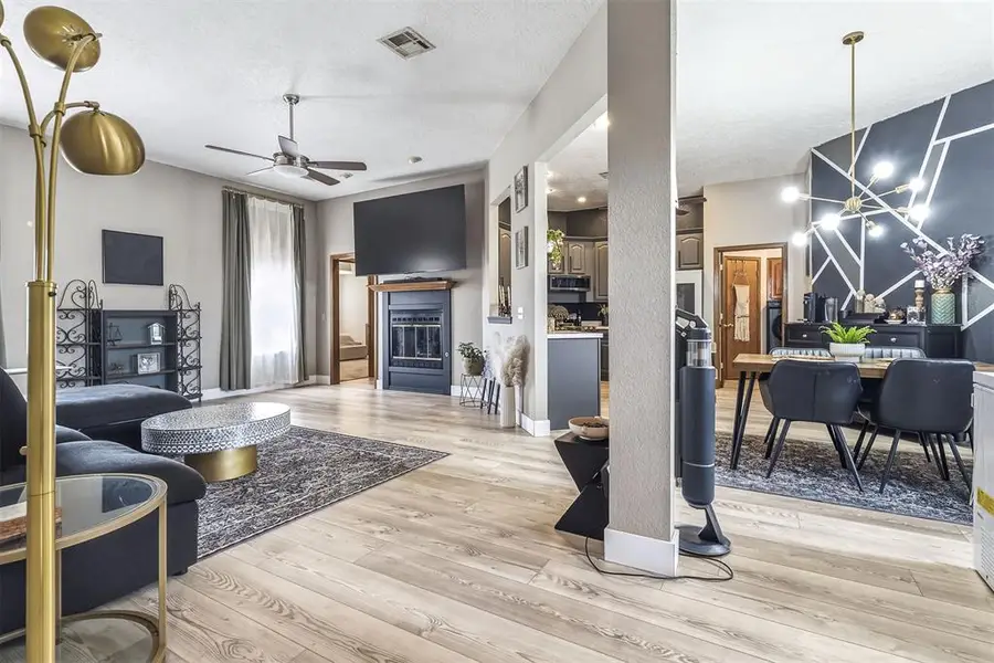 310 Shale Crest, Clinton, OK 73601 - #2