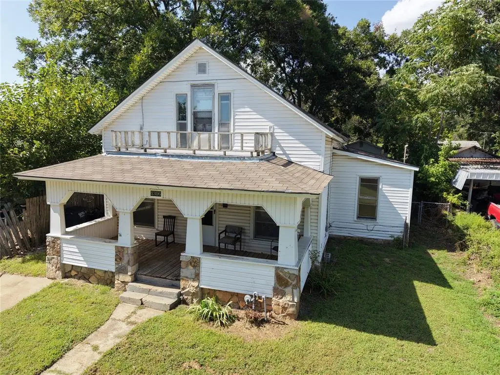 1316 E 9th Street, Shawnee, OK 74801 - #1