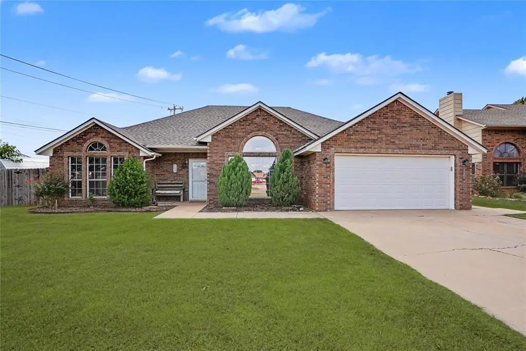 904 N Towne Circle, Altus, OK 73521 - #1