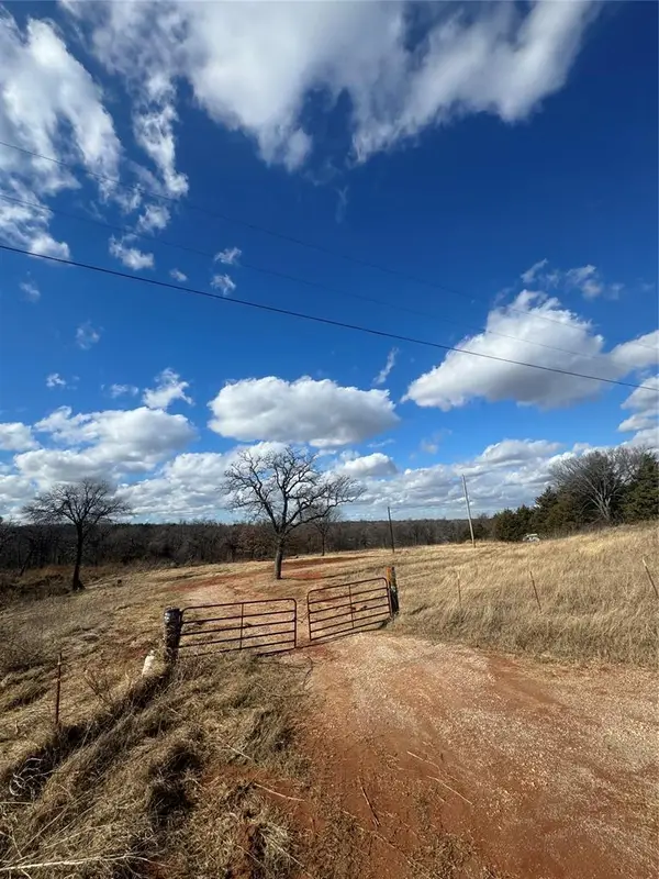 665 Autumn Woods Farm Rd, Coyle, OK 73027