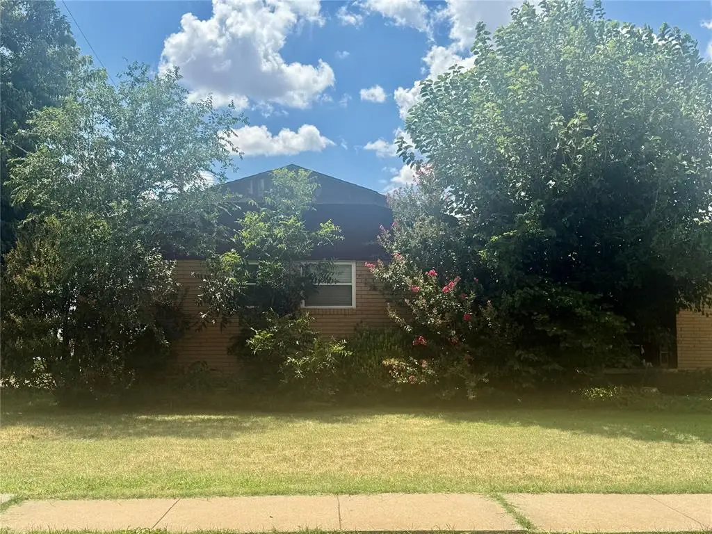 2005 N Canary Lane, Altus, OK 73521 - #1