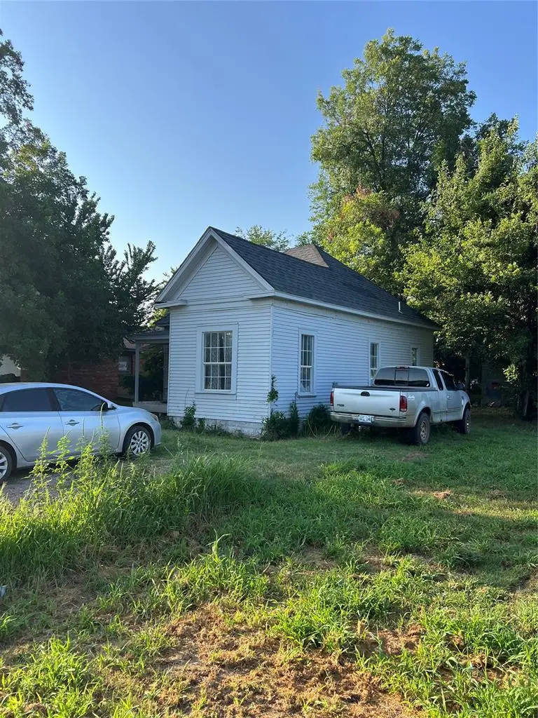1117 W Pennsylvania Avenue, Chickasha, OK 73018 - #2