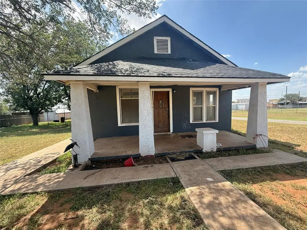 300 S 4th Street, Sentinel, OK 73664 - #1