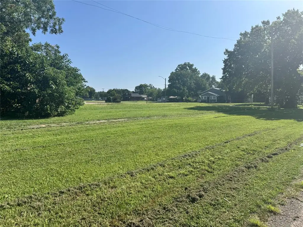 307 N Broadway, Davenport, OK 74026 - #1