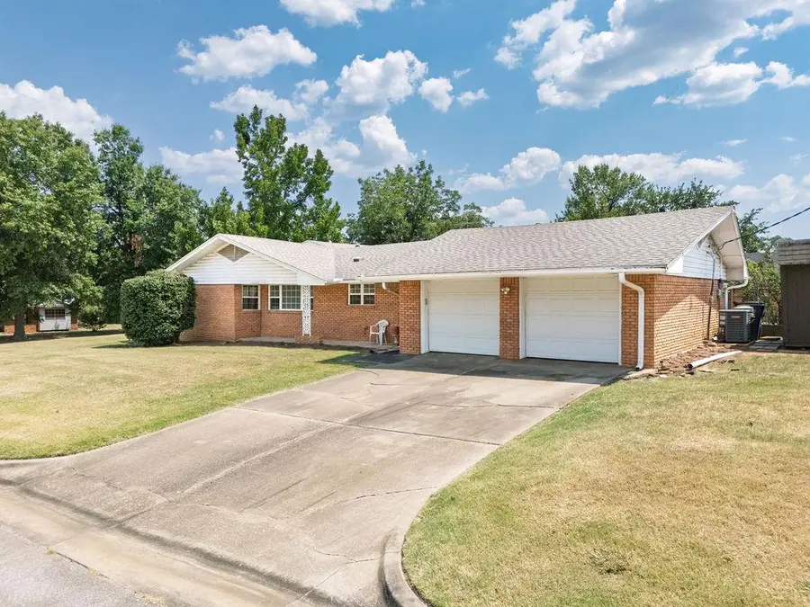 1848 N Pennsylvania Avenue, Shawnee, OK 74804 - #2