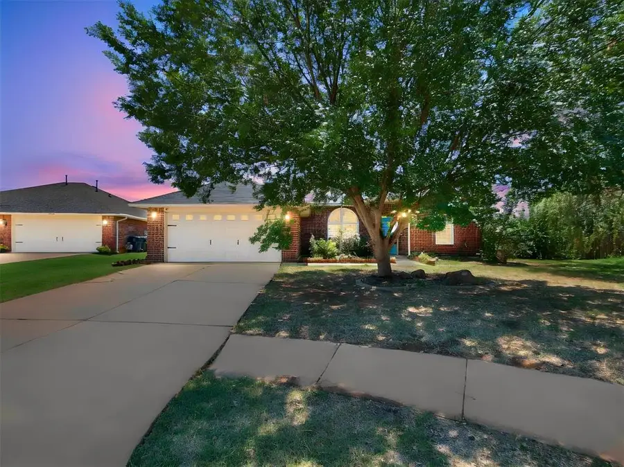 16104 Cantera Creek Drive, Edmond, OK 73013 - #2