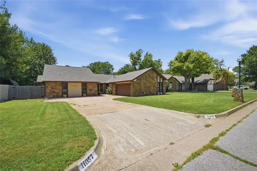 11057 W Country Drive, Oklahoma City, OK 73170 - #2