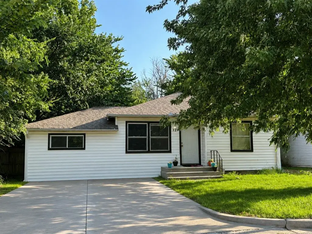 1124 W Wood Street, Shawnee, OK 74801 - #1