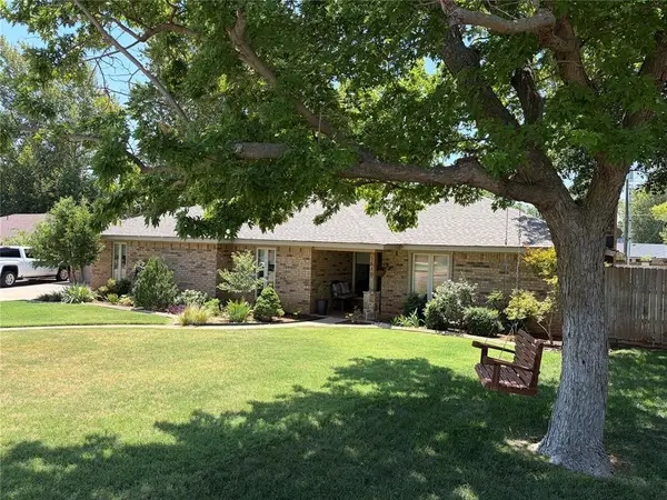 1510 W E Avenue, Elk City, OK 73644