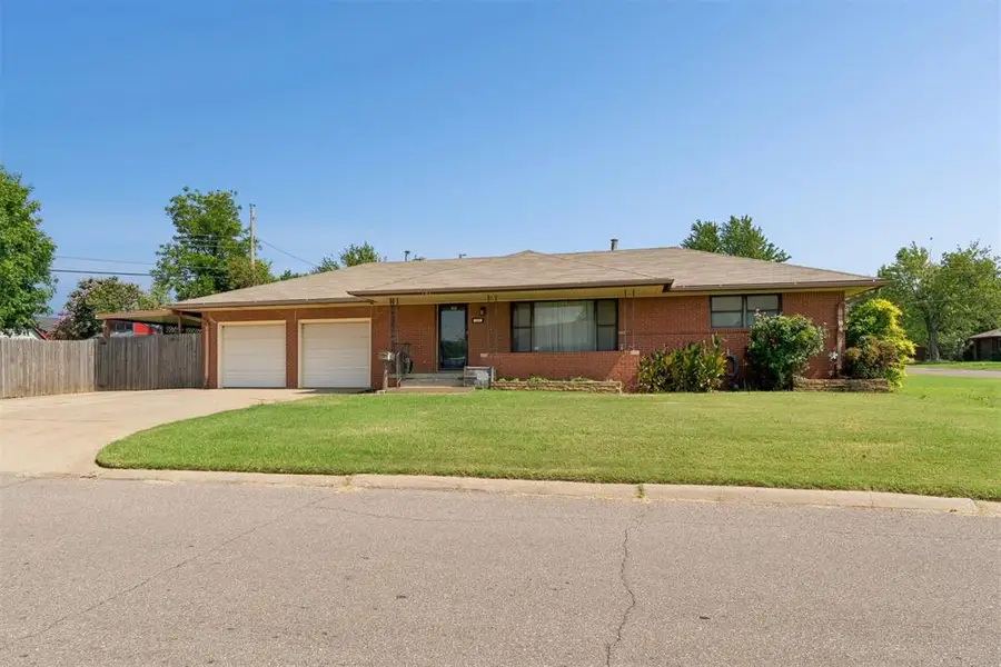 101 E Kerr Drive, Midwest City, OK 73110 - #2