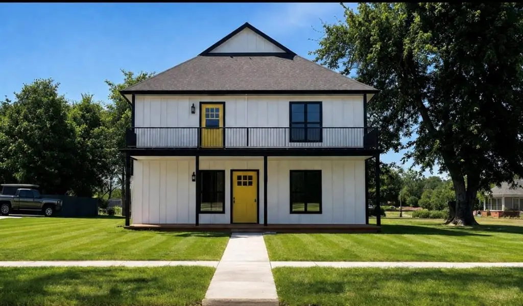 705 E Springer Avenue, Guthrie, OK 73044 - #1