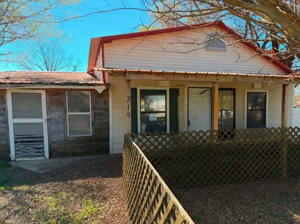 219 E Hickory Street, Holdenville, OK 74848