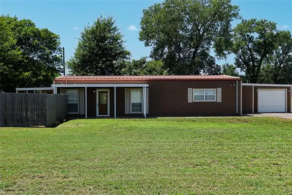 711 Airport Road, Prague, OK 74864
