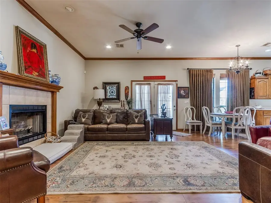 1404 N Canyon Way, Guthrie, OK 73044 - #2