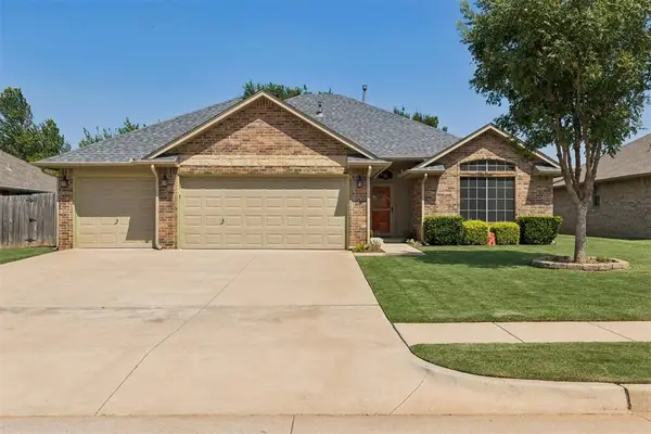 4621 Oasis Lane, Yukon, OK 73099
