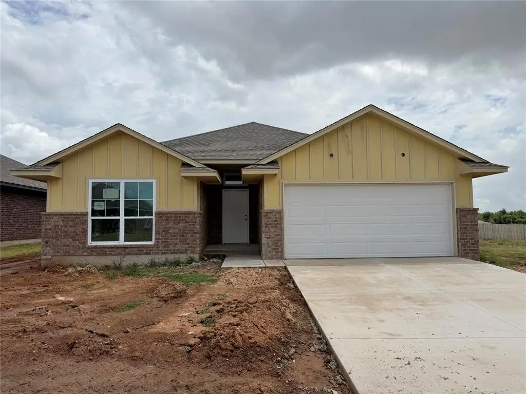 1116 Redwood Creek Drive, Yukon, OK 73099 - #1