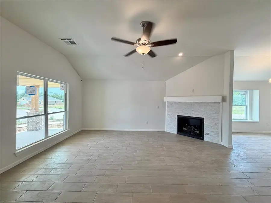 1117 Redwood Creek Drive, Yukon, OK 73099 - #2