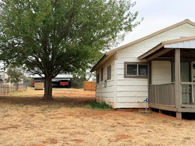 802 N 7th Street, Sayre, OK 73662 - #2