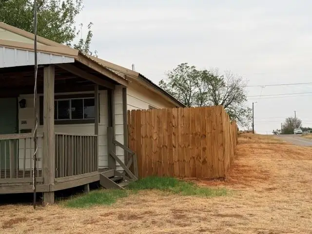 802 N 7th Street, Sayre, OK 73662 - #3