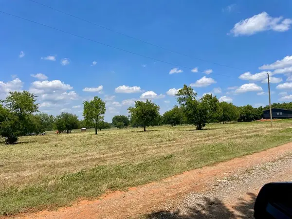 28501 N T Road, Cashion, OK 73016