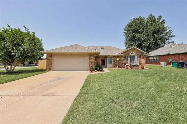 541 NW 169th Street, Edmond, OK 73012