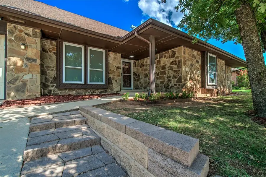 2108 Brookview Lane, Edmond, OK 73034 - #3