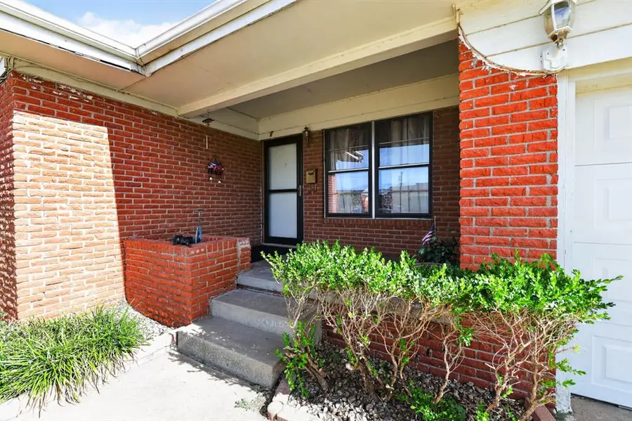 118 Sumner Drive, Altus, OK 73521 - #3
