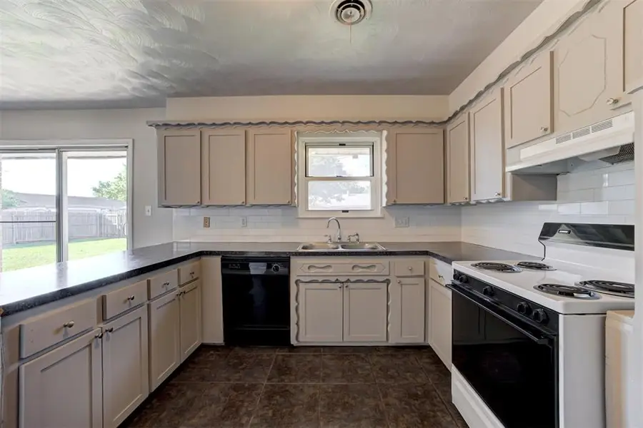 3024 SW 66th Street, Oklahoma City, OK 73159 - #2