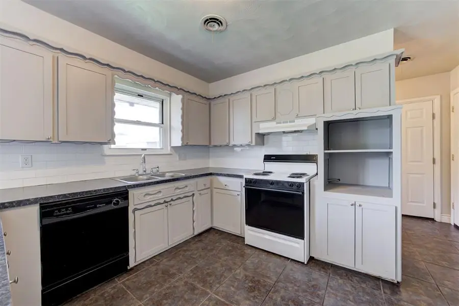 3024 SW 66th Street, Oklahoma City, OK 73159 - #3