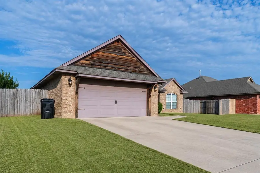 3312 Sharon Drive, Moore, OK 73160 - #3