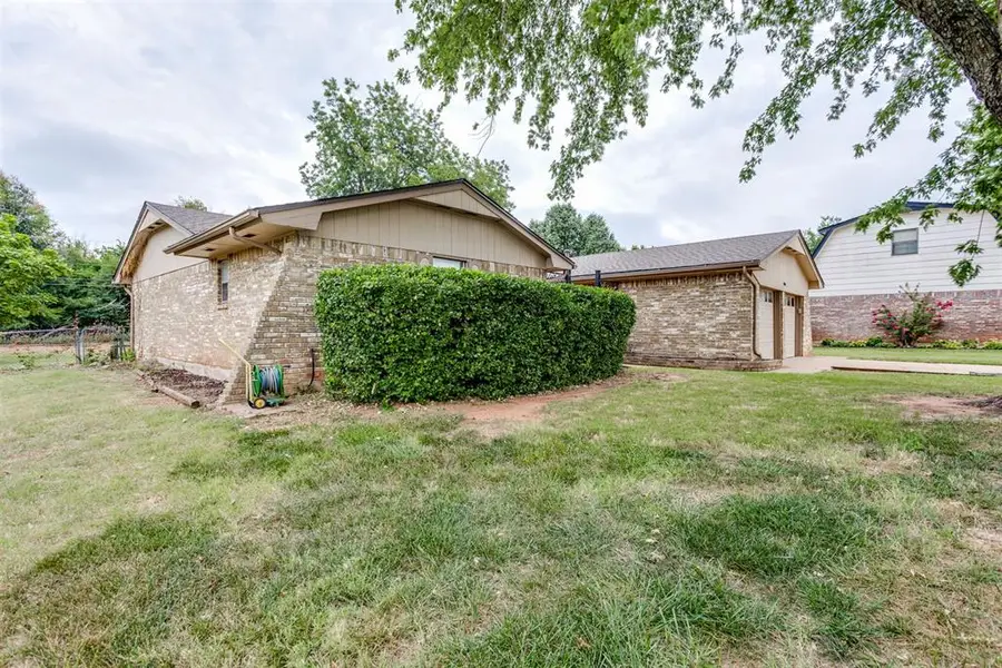908 S Meadow Lane, Mustang, OK 73064 - #3