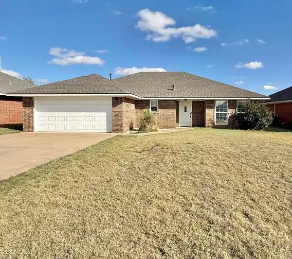 1512 Sommerset Place, Altus, OK 73521