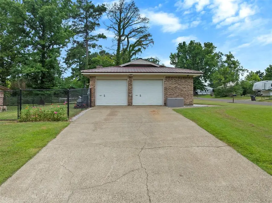 1402 SE Jackson Street, Idabel, OK 74745 - #3