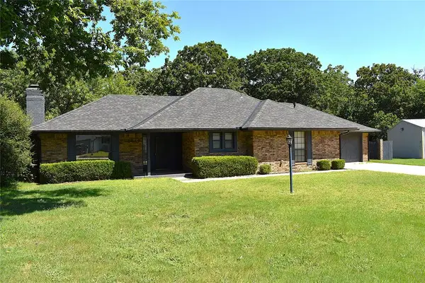 2449 Whispering Oak Drive, Seminole, OK 74868
