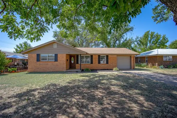 403 Garrett Avenue, Lindsay, OK 73052