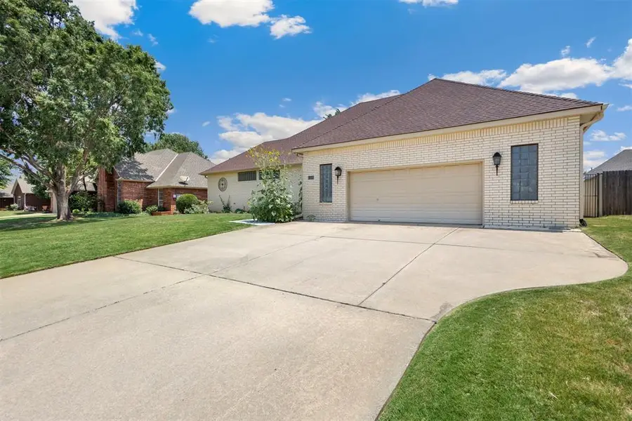 812 Julies Trail, Edmond, OK 73012 - #2