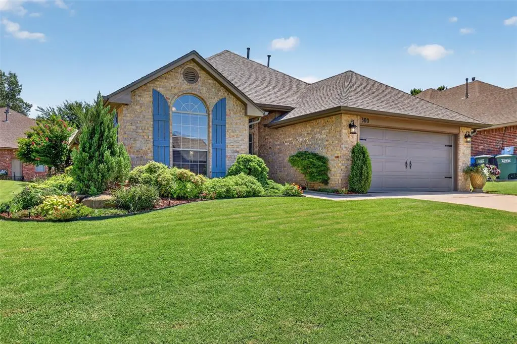 300 Crossland Court, Edmond, OK 73003 - #1