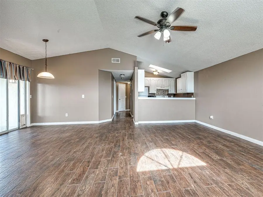 2143 Lonnie Lane, Moore, OK 73170 - #3