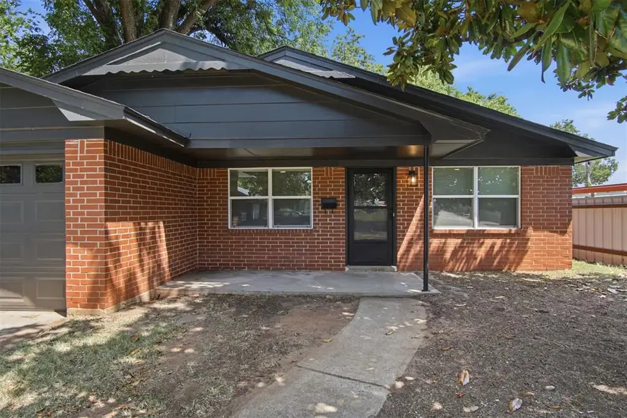 420 W Minnesota Avenue, Chickasha, OK 73018 - #2
