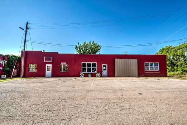 109 W 11th Street, Chandler, OK 74834
