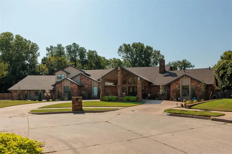 1530 Spring Creek Drive, Yukon, OK 73099 - #2