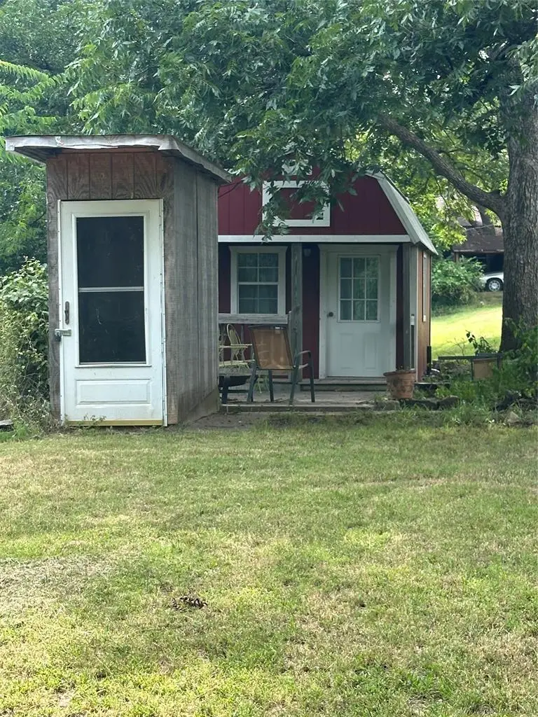 401 S Catherine Street, Pauls Valley, OK 73075 - #3